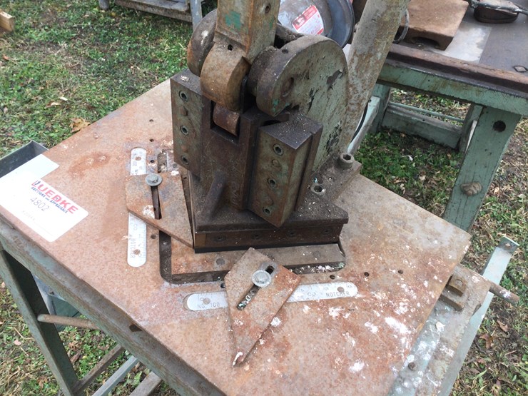 #4802-•-foot-operated-shearon-table:-location:-w2486-smies-rd,-oostburg,-wi-53070-image-4