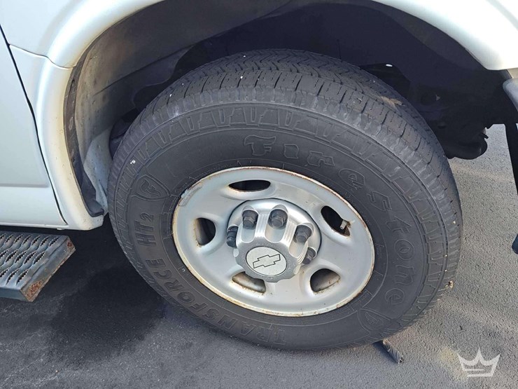 2015-chevrolet-express-2500-image-42