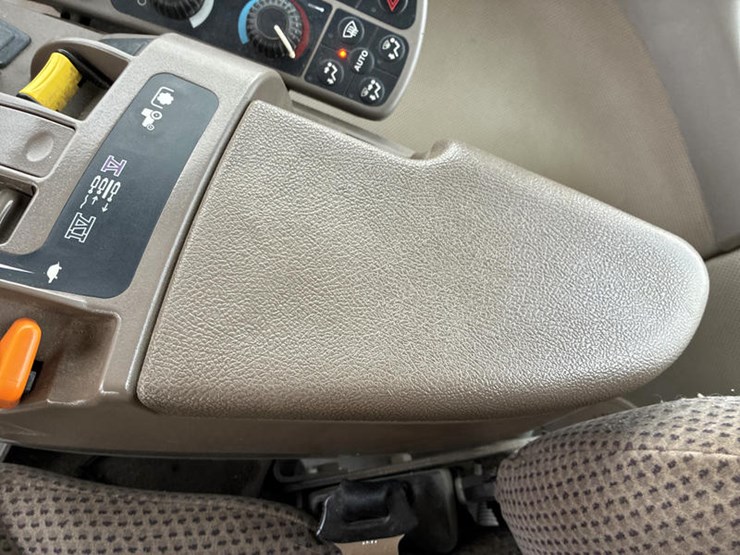 john-deere-8335r-image-86