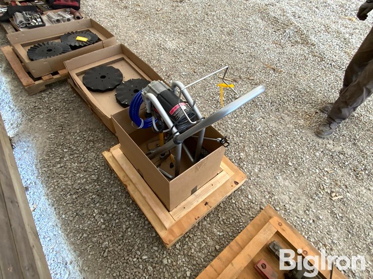 wagner-twin-stroke-9150-piston-pump-sprayer-image-7