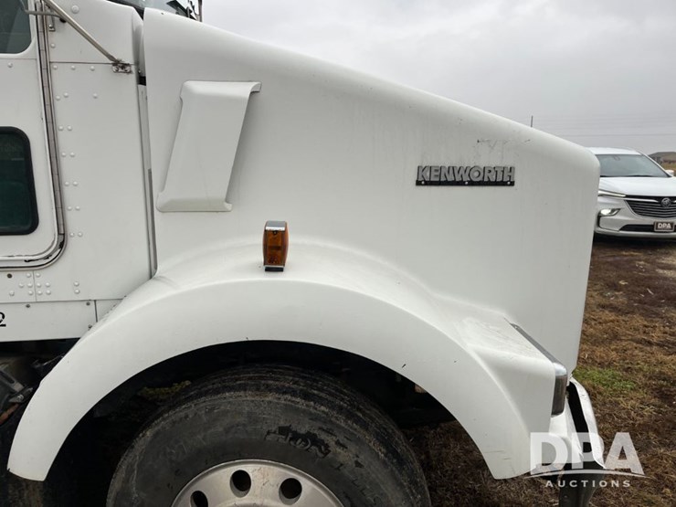 2005-kenworth-t800-image-24