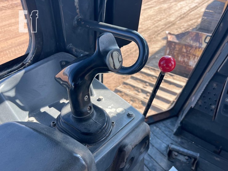 2015-deere-550k-lgp-image-33