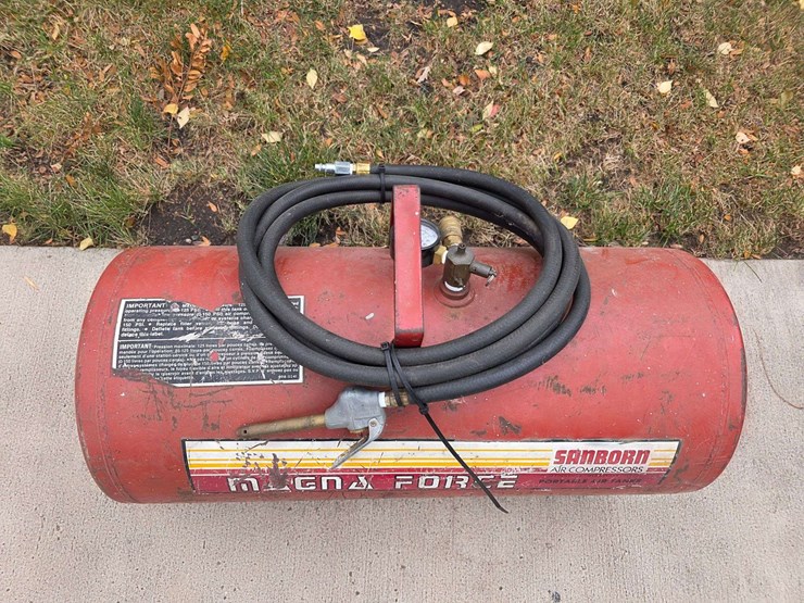 magna-force-20-gallon-portable-air-tank-image-3