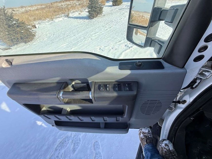 2012-ford-f550-image-31
