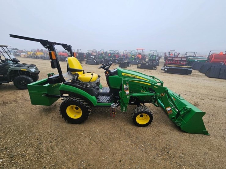 john-deere-1025-image-6