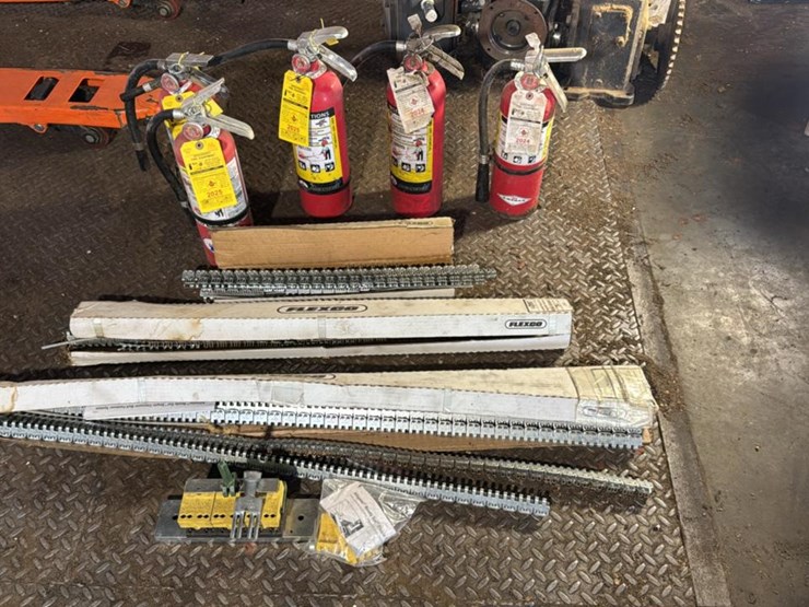 #173-•-belt-lacing-and-tool-image-1