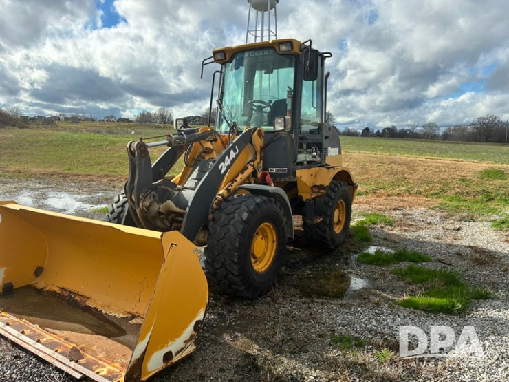 deere-244j-image-5