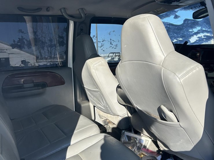 2005-ford-f350-image-44