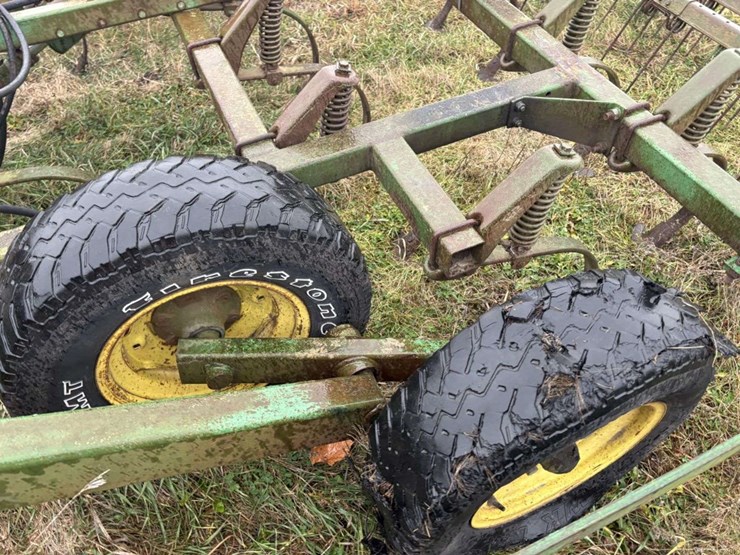 john-deere-1010-image-11