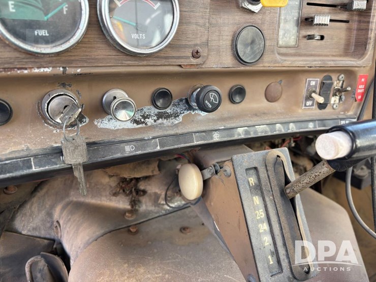 1981-new-leader-l2020-image-82