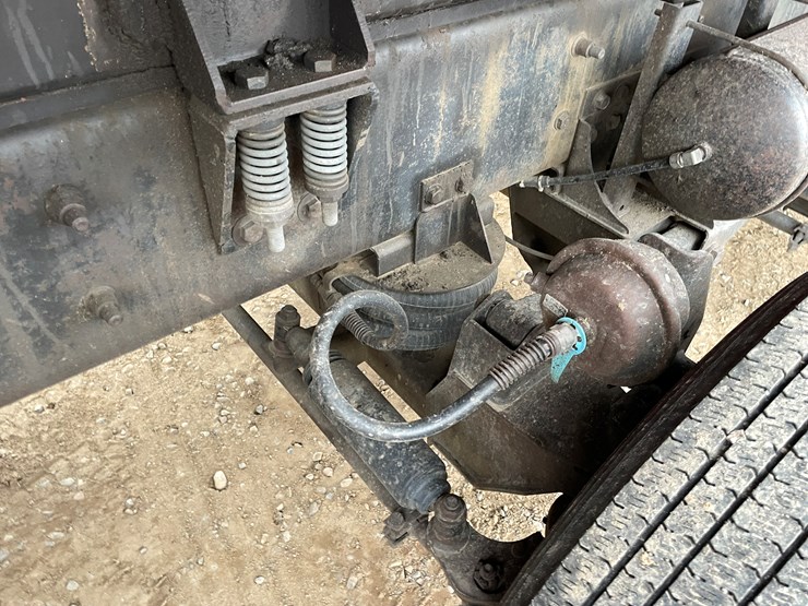 #1130-•-2005-international-5500i-6x4-dump-truck-(has-mn-title)-image-39