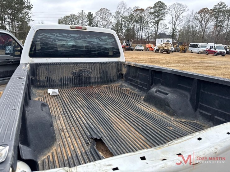 2011-ford-f250-xl-image-8