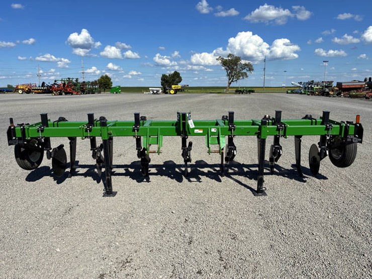 #113973-•-unverferth-7x-zone-builder-ripper-#a41470499-image-3