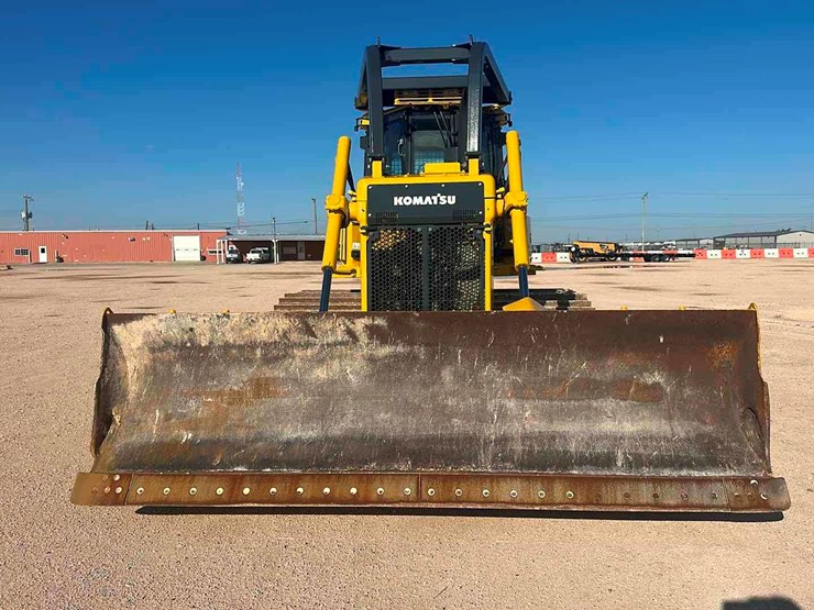 komatsu-d65px-18-image-2