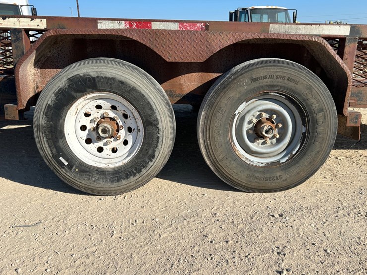 20-lowboy-bumper-pull-trailer-image-5