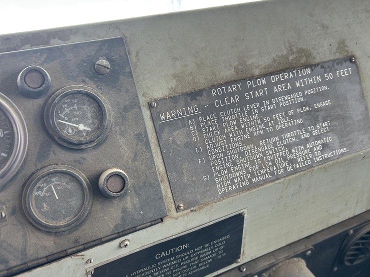 1981-oshkosh-green-snow-blower-image-57