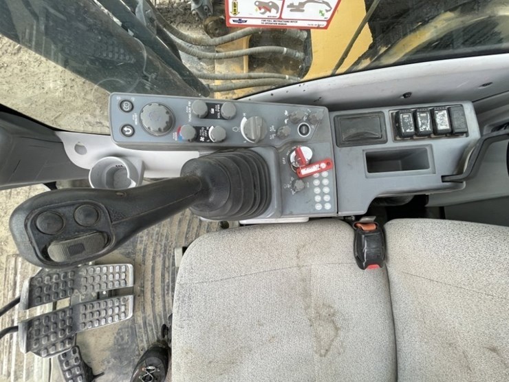 deere-210g-lc-image-46