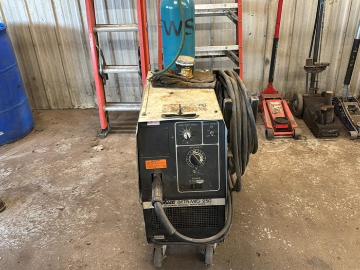 #154-•-mig-welder*-image-1