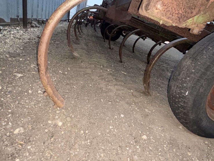 glencoe-chisel-plow,-pull-type,-13’,-(13)-shank,-no-hyd-cyl-image-6