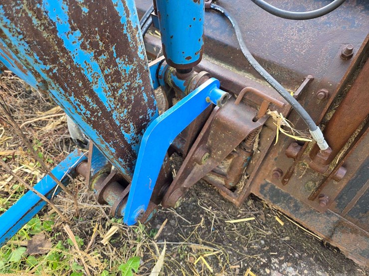 new-holland-72la-image-23