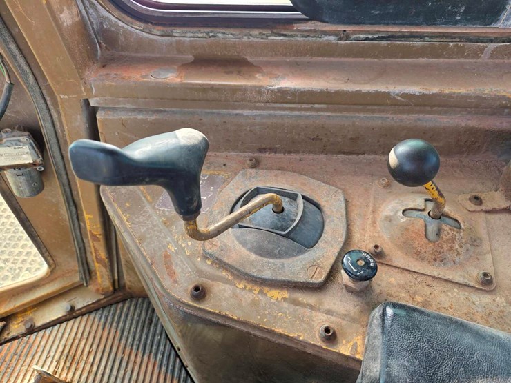 caterpillar-d8-image-10