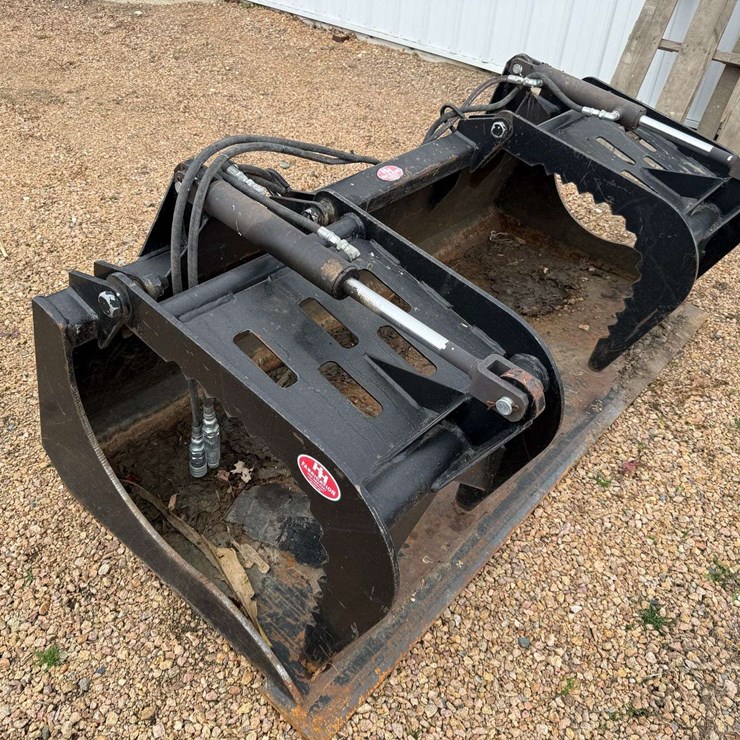 H+H Grapple Bucket, 72” Wide, Flat Bucket with Dual Grapple Hooks, Comes with Hoses and Ends