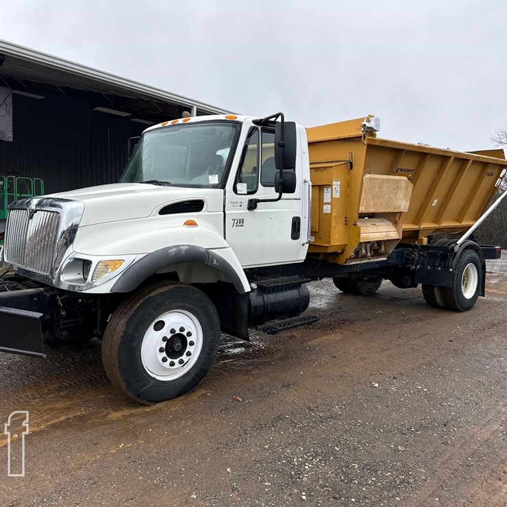 INTERNATIONAL WORKSTAR 7300