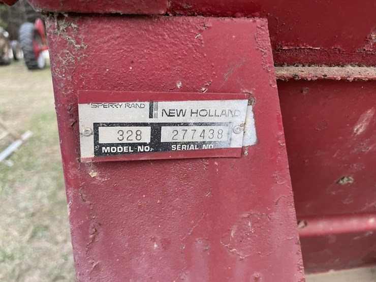 new-holland-328-image-2