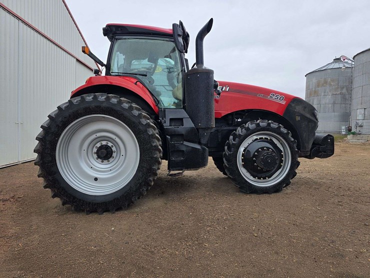 2020-magnum-250-image-9