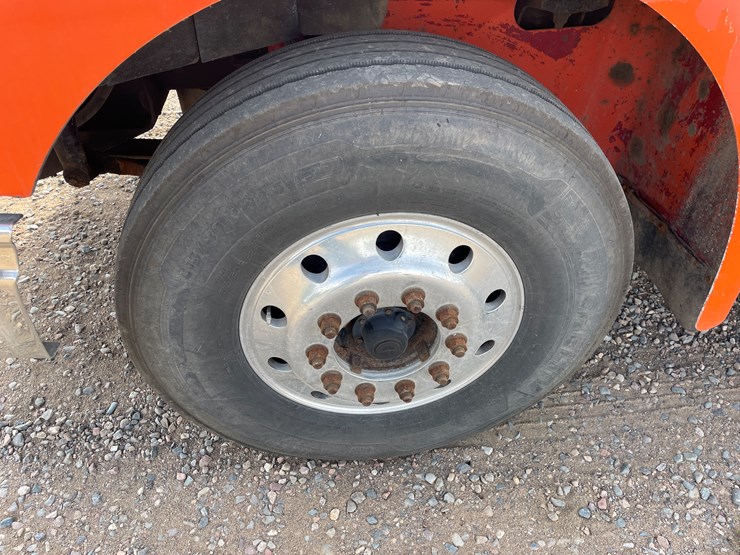 #1000-•-2007-international-transport-truck-tractor-(has-mn-title)-image-9