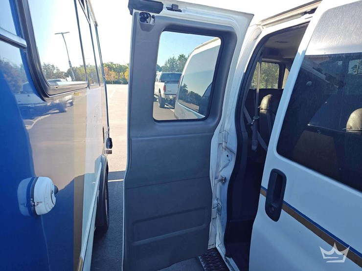 2015-chevrolet-express-2500-image-36