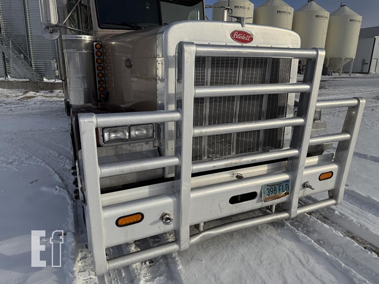 2004-peterbilt-379-image-35