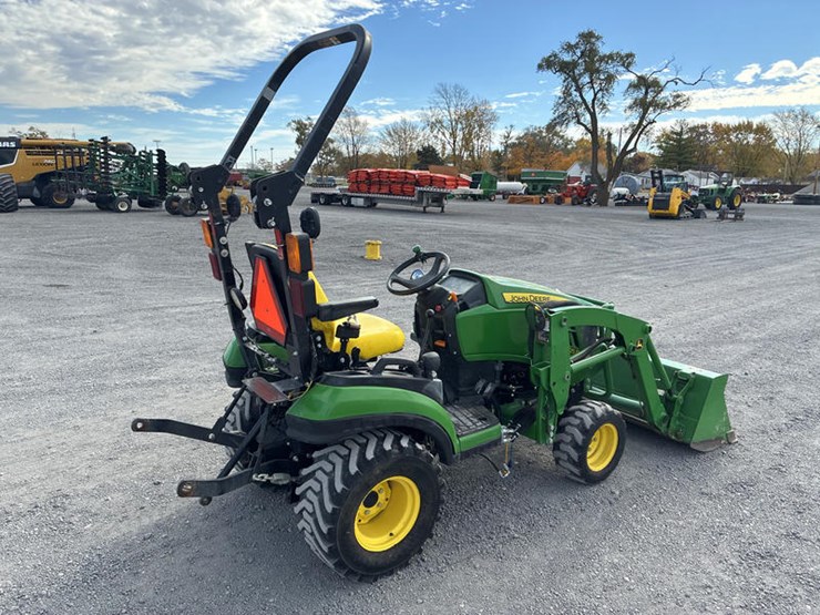 john-deere-1025r-image-4