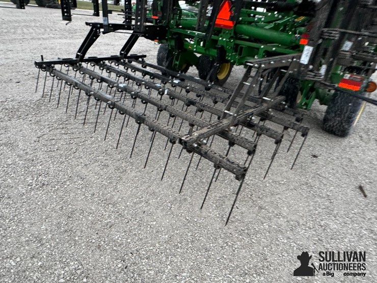 2022-john-deere-2330-image-16