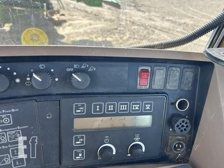 john-deere-8220t-image-44