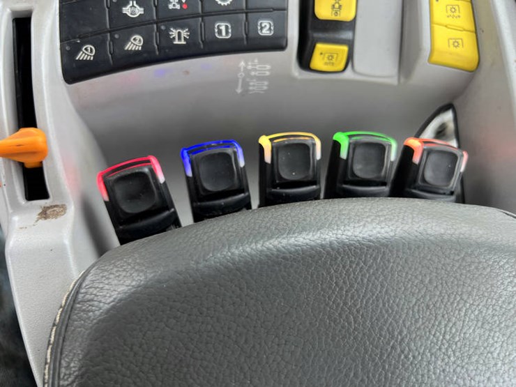 2023-new-holland-t9.600-image-55