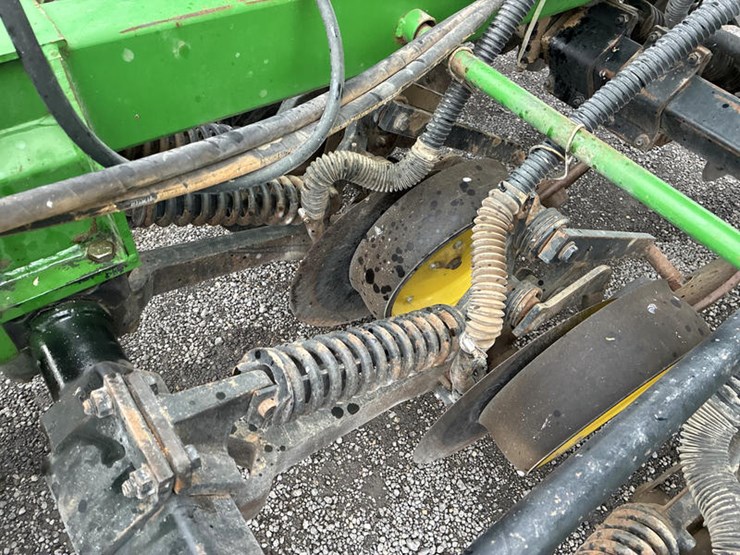 john-deere-750-image-27