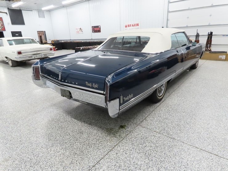 1965-oldsmobile-98-convertible-image-4