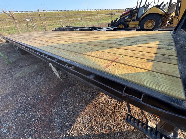 2019-pj-trailer-32ft-gooseneck-image-3