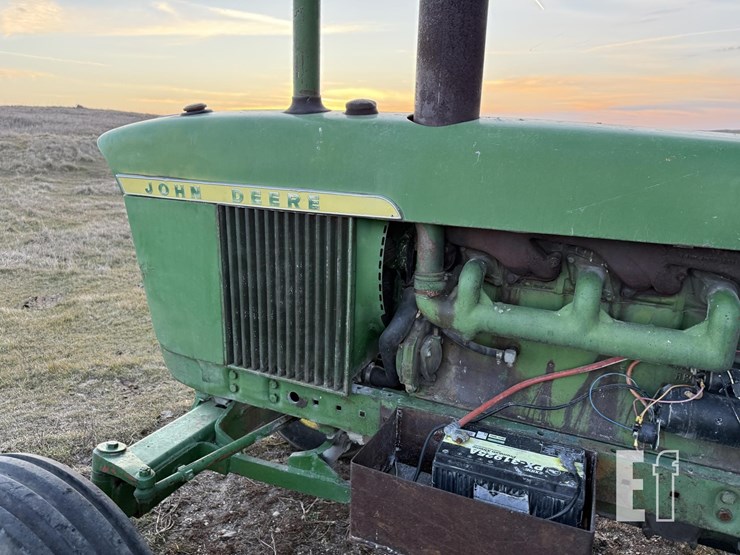 john-deere-4010-image-19