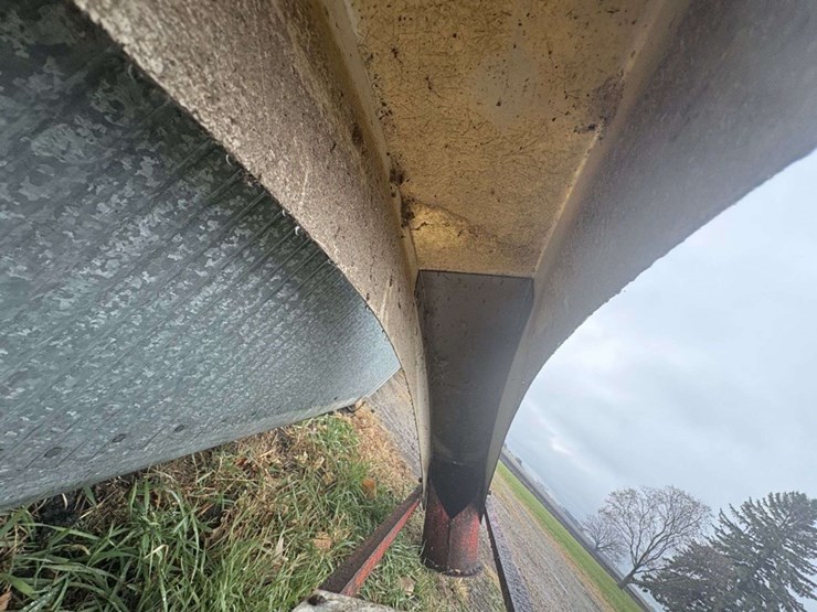 silo-unloader-discharge-chute,-fiberglass,-with-stainless-steel-liner,-for-16’-silo-image-3