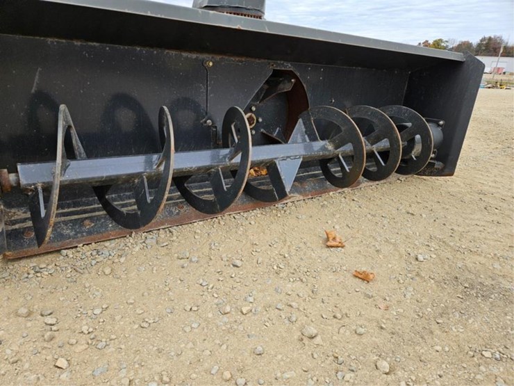 #3048-•-bobcat-sb-200-78"-2-stage-snow-blower-image-11