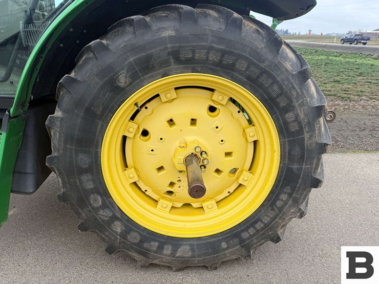 2012-john-deere-6115r-image-28