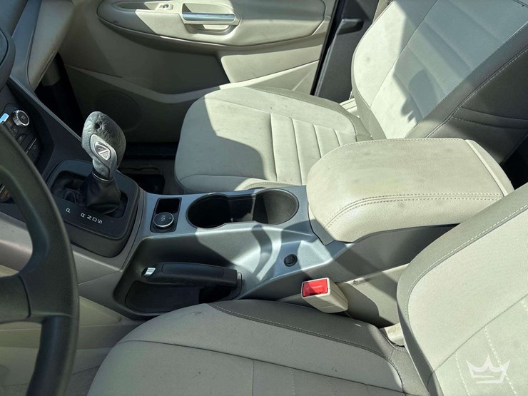 2015-ford-escape-image-15