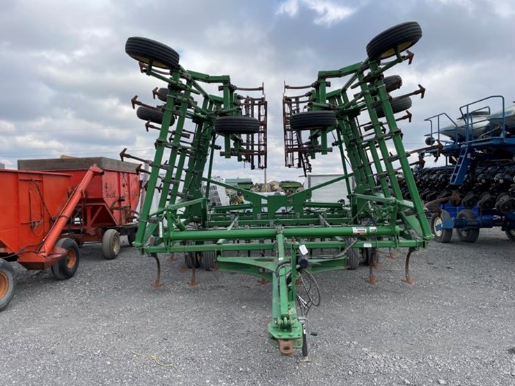 john-deere-2210-image-2