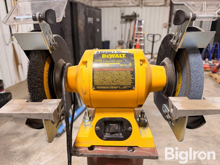 2022-dewalt-dw758-bench-grinder-image-6