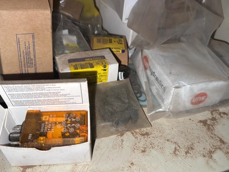 #135-•-metal-cabinet-with-headsaw-parts-image-7