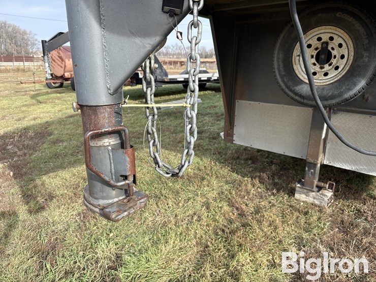 2003-featherlite-5320-gooseneck-livestock-trailer-image-9