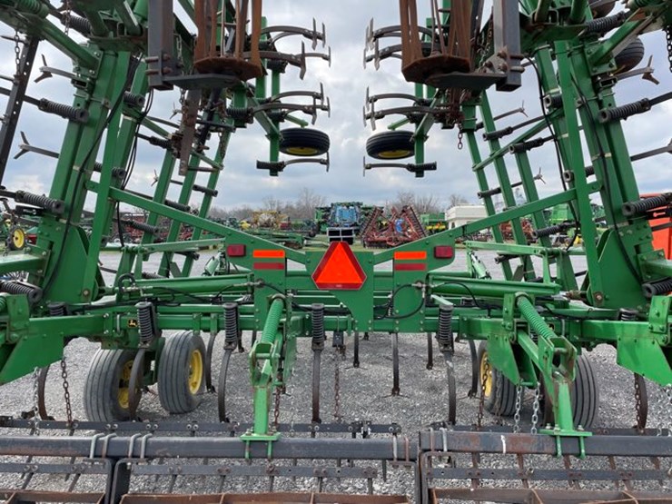 john-deere-2210-image-5