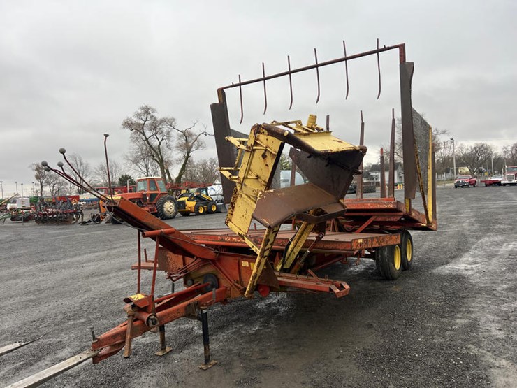 new-holland-1033-image-1